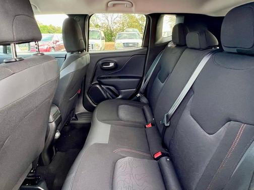 2023 Jeep Renegade Trailhawk