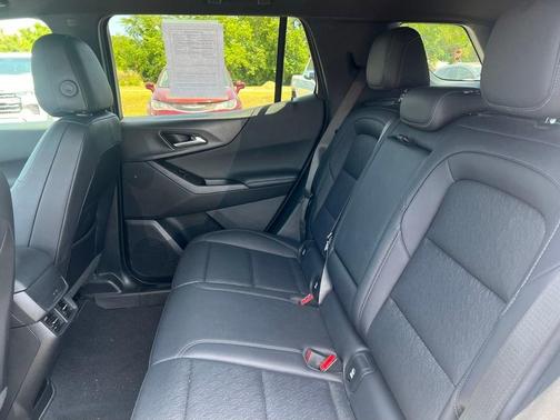 Summit White 2025 Chevrolet Equinox LT