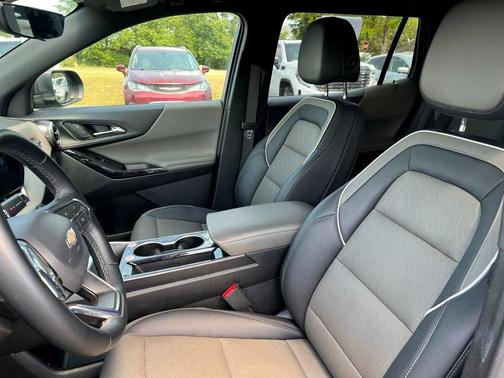 Mosaic Black Metallic 2025 Chevrolet Equinox LT