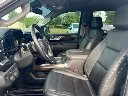 Summit White 2022 Chevrolet Silverado 1500 LT Trail Boss