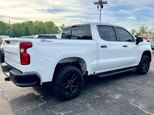 Summit White 2022 Chevrolet Silverado 1500 LT Trail Boss