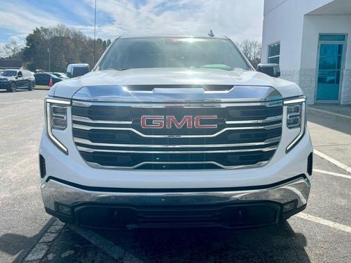 Summit White 2025 GMC Sierra 1500 SLT