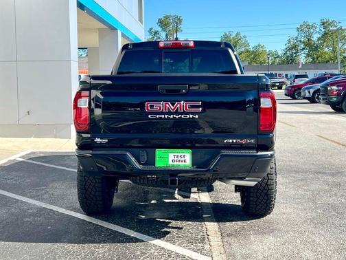 2025 GMC Canyon AT4