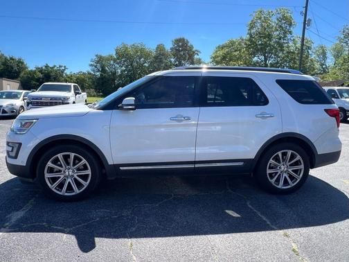 White Platinum Clearcoat Metallic 2017 Ford Explorer Limited