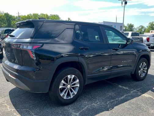 Mosaic Black Metallic 2026 Chevrolet Equinox LT