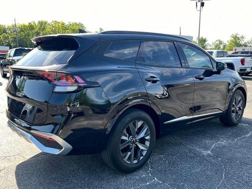 Ebony Black 2024 Kia Sportage SX