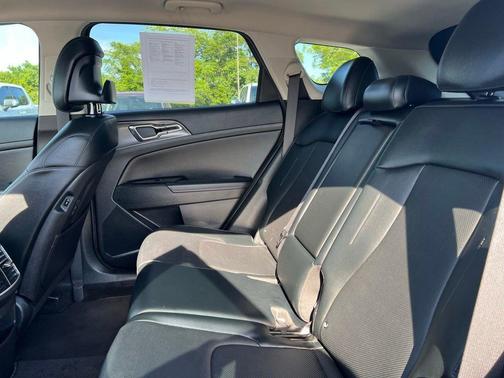 Ebony Black 2024 Kia Sportage SX