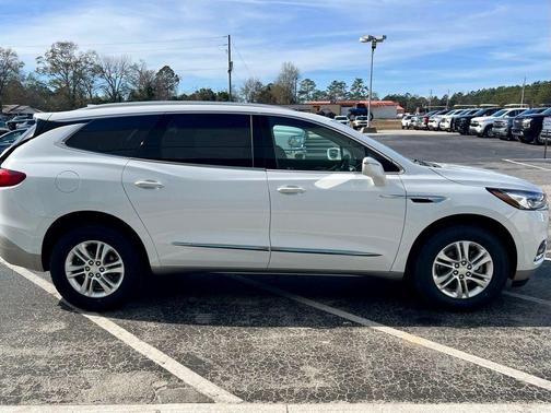 2020 Buick Enclave Essence