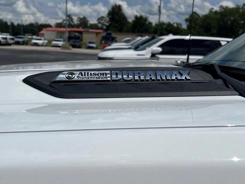 Summit White 2026 Chevrolet Silverado 3500 LTZ