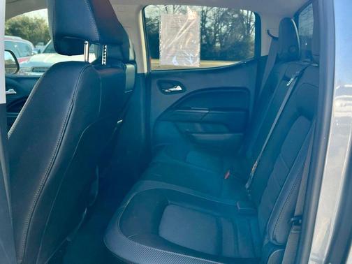 2022 GMC Canyon AT4 w/Cloth