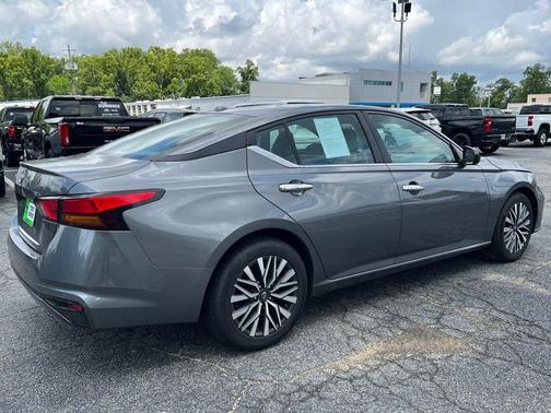 Gun Metallic 2025 Nissan Altima SV