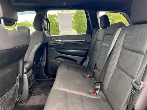 2019 Jeep Grand Cherokee Laredo