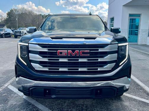 Onyx Black 2026 GMC Sierra 1500 SLE