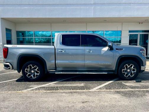 2024 GMC Sierra 1500 SLT