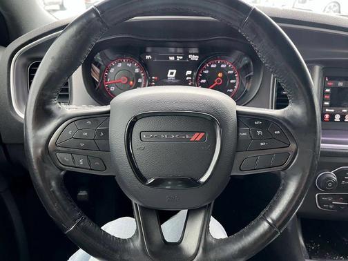 Pitch Black Clearcoat 2020 Dodge Charger SXT