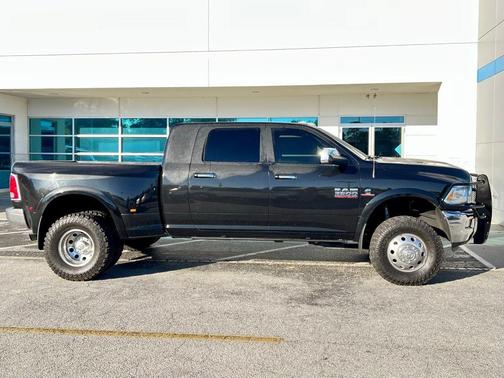 2016 RAM 3500 Laramie