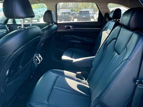 2022 Kia Sorento EX