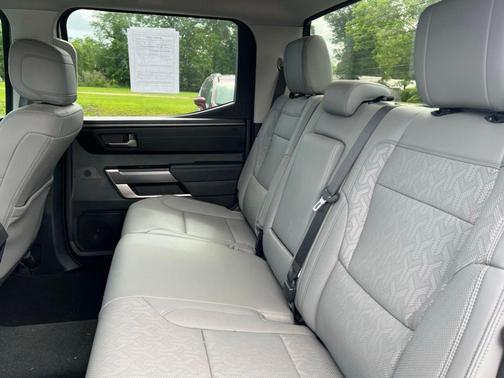 Ice 2024 Toyota Tundra SR5