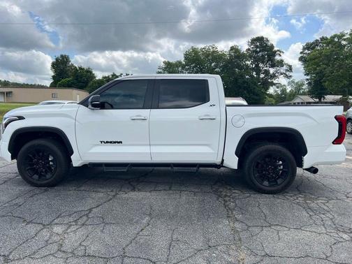 Ice 2024 Toyota Tundra SR5