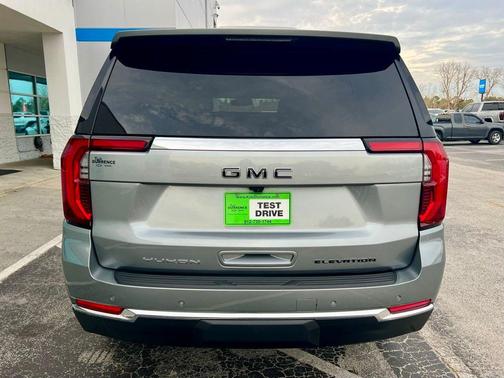 2025 GMC Yukon Elevation