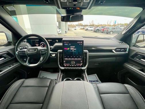 2025 GMC Yukon Elevation