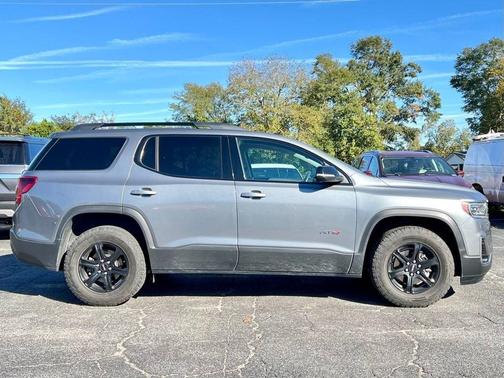 2022 GMC Acadia AT4