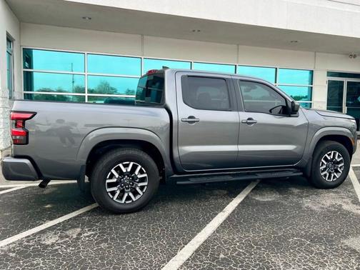 2024 Nissan Frontier SL