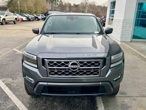 2024 Nissan Frontier SL