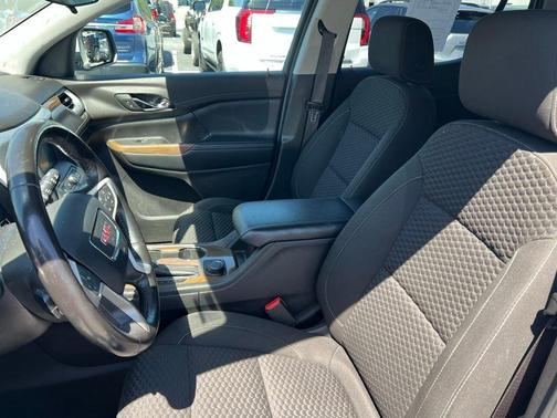 Quicksilver Metallic 2019 GMC Acadia SLE-2