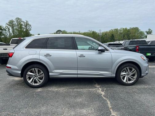 2022 Audi Q7 55 Premium Plus