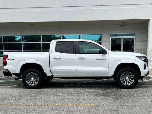 2024 Chevrolet Colorado LT