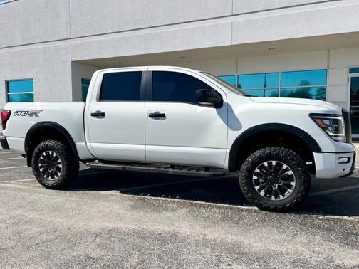 2024 Nissan Titan PRO-4X