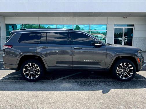 Metallic 2023 Jeep Grand Cherokee L Overland