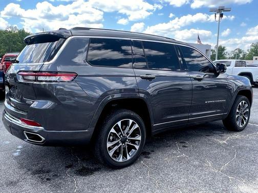 Metallic 2023 Jeep Grand Cherokee L Overland
