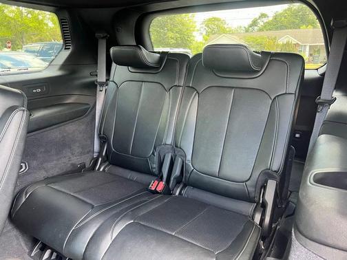 Metallic 2023 Jeep Grand Cherokee L Overland
