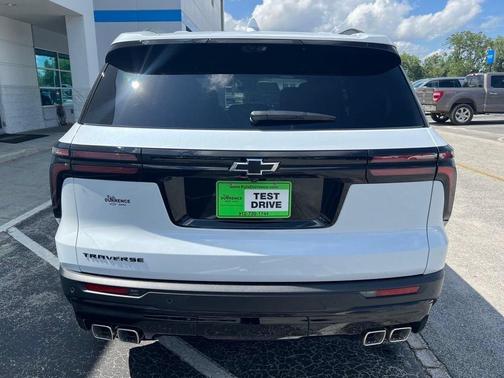 Polar White 2026 Chevrolet Traverse LT