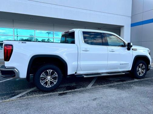 Summit White 2026 GMC Sierra 1500 SLE