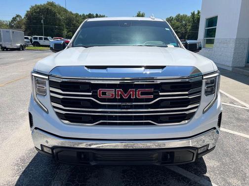 Summit White 2024 GMC Sierra 1500 SLT