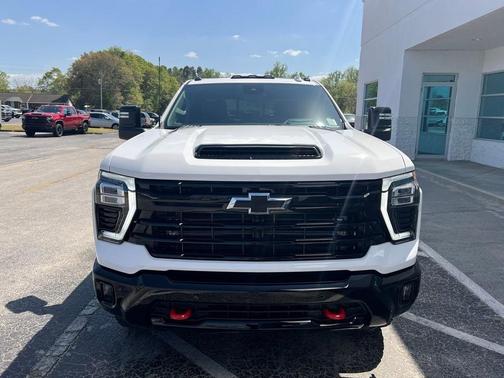 Summit White 2026 Chevrolet Silverado 2500 LTZ