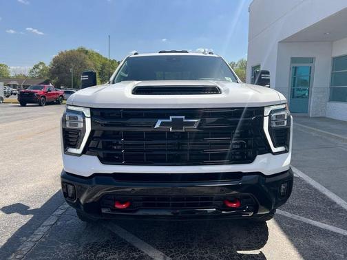 Summit White 2026 Chevrolet Silverado 2500 LTZ