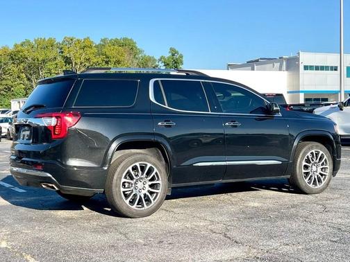 2022 GMC Acadia Denali