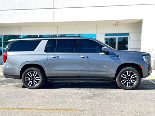 2021 GMC Yukon XL AT4