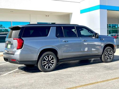 2021 GMC Yukon XL AT4