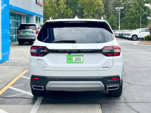 2025 Honda Pilot Touring