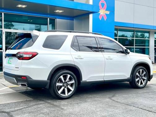 2025 Honda Pilot Touring