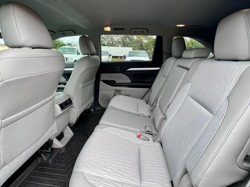 2019 Toyota Highlander 