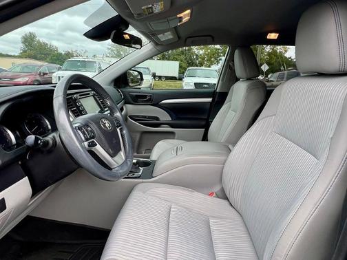 2019 Toyota Highlander 