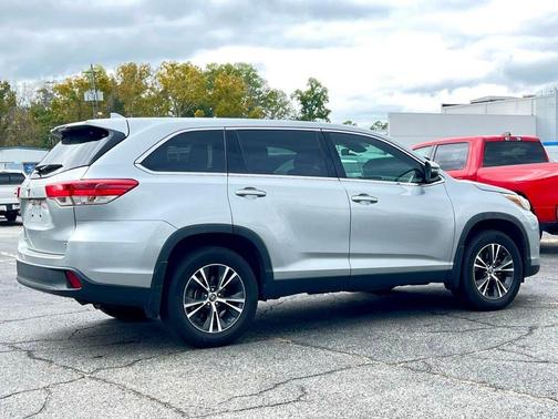 2019 Toyota Highlander 