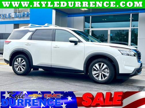 2022 Nissan Pathfinder SL