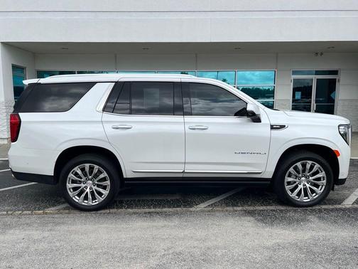 White Frost Tri-Coat 2024 GMC Yukon Denali